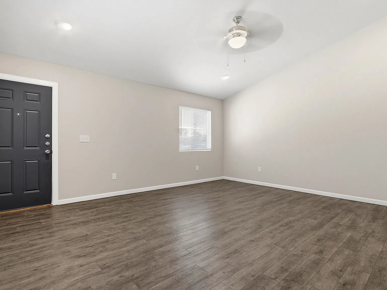 8761 Lawson - Unit... — Photo 2
