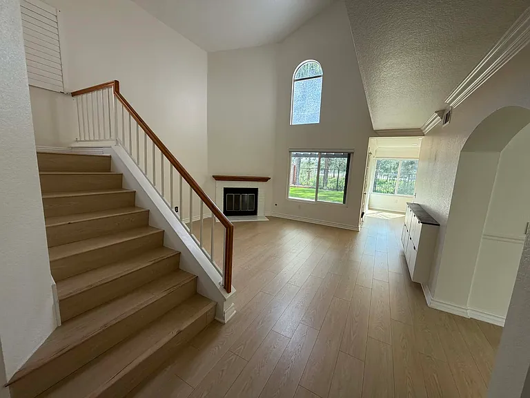 16139 Firestone Ln — Photo 4