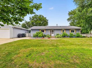 1002 Schumann St, Sun Prairie, WI 53590