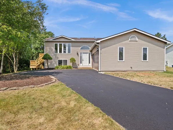 711 Hedge Dr, Dekalb, IL 60115