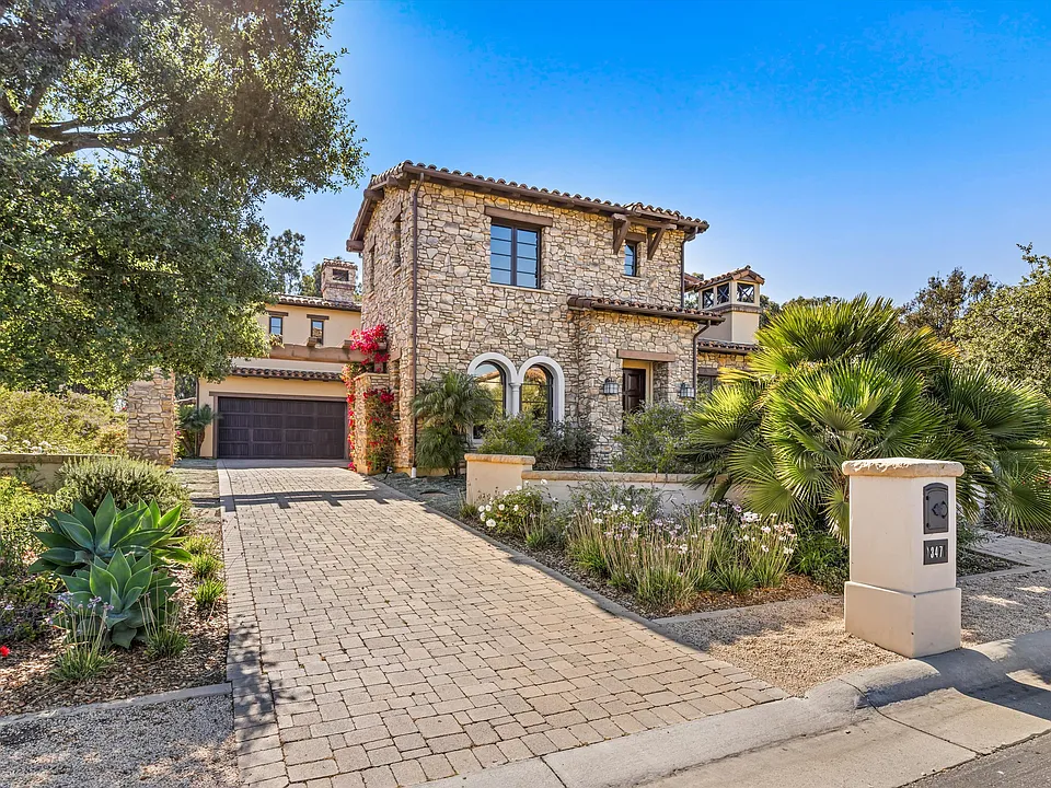 347 Island Oak Ln