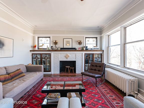 3rd image of 1359 W Thorndale Ave #3