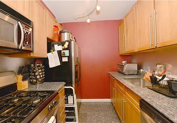 5th image of 630 1st Ave APT 23P