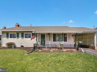 905 Young Pl, Frederick, MD 21702