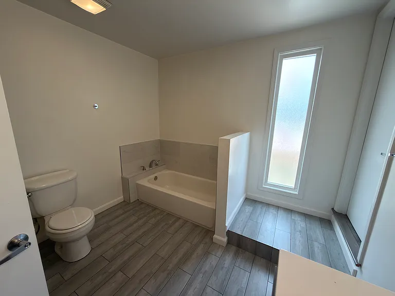 1110 Mira Mar Ave — Photo 23