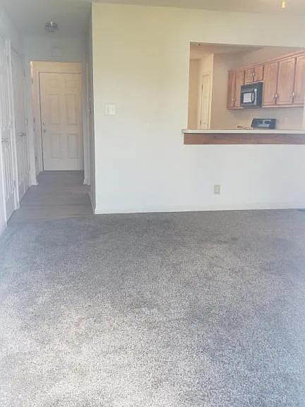 235 State Line Rd — Photo 10