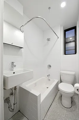Rented by Aether Property Group | media 40