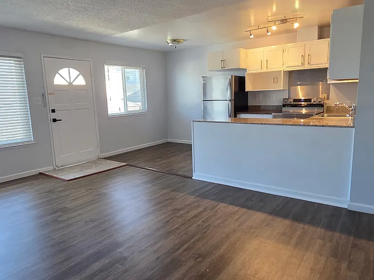 241 San Anselmo Ave N #5 — Photo 8