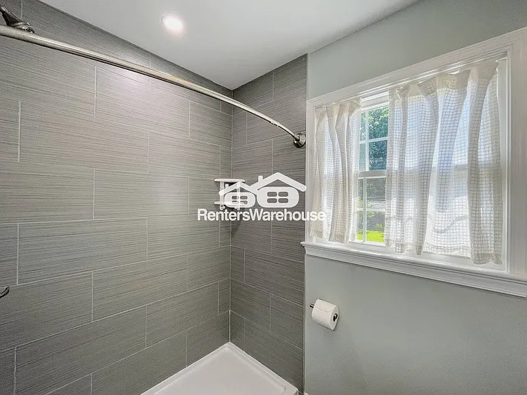190 Devon Pl — Photo 22