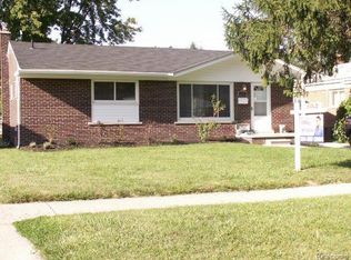 32482 Kathryn St, Garden City, MI 48135