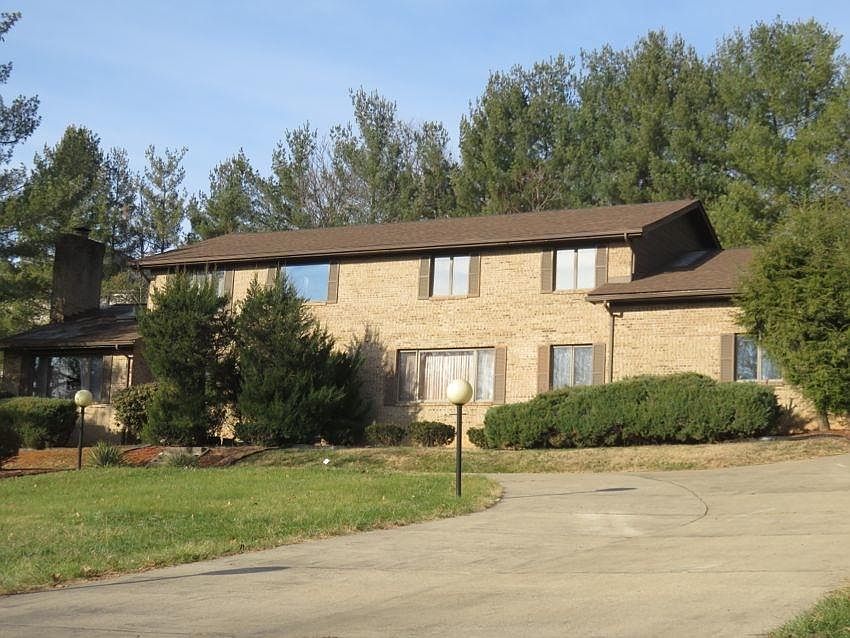 1st image of 3283 Chateau Dr