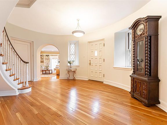 4th image of 7431 Washington Ave