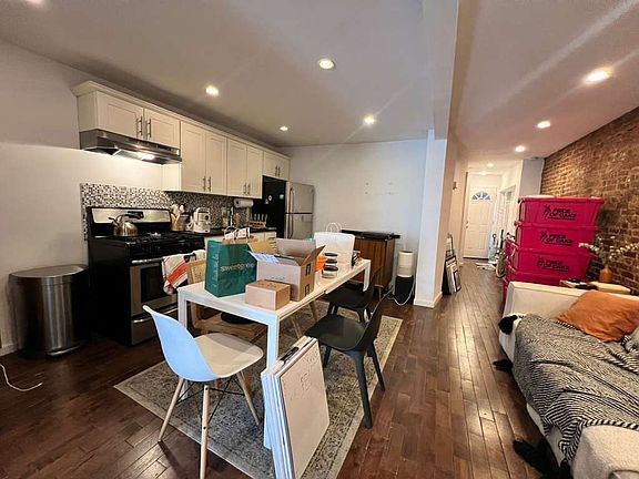 2nd image of 442 Jefferson Ave #1