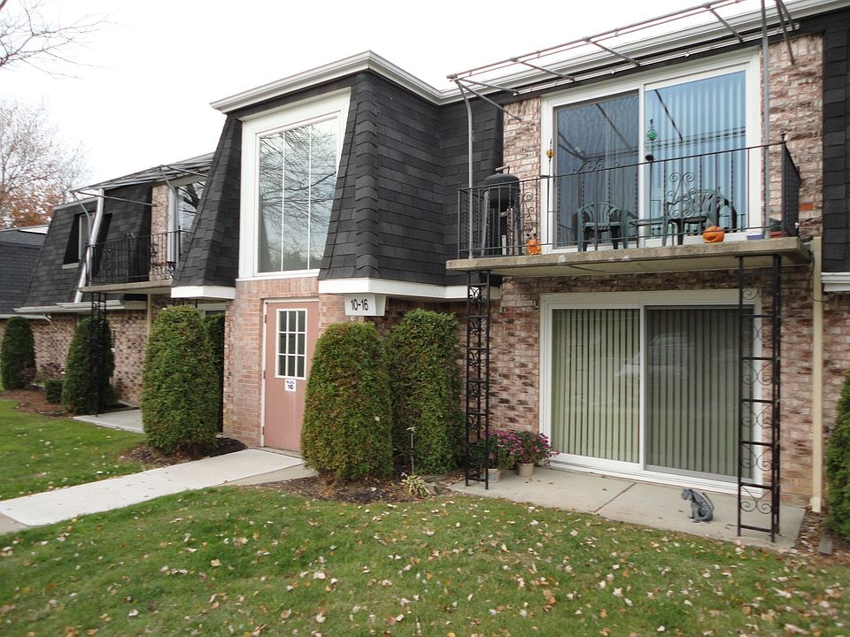 1st image of 12B Foxberry Dr S