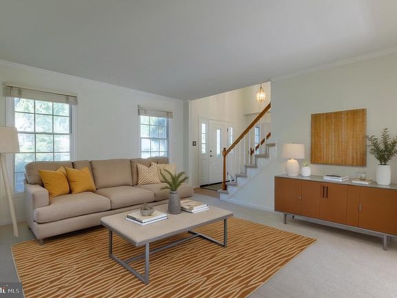 5th image of 293 Chippenham Ln