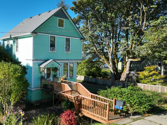 501 38th St, Astoria, OR 97103