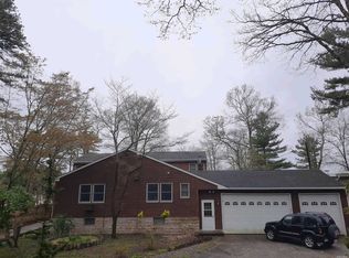25 Lakeside Trl, Ridge, NY 11961