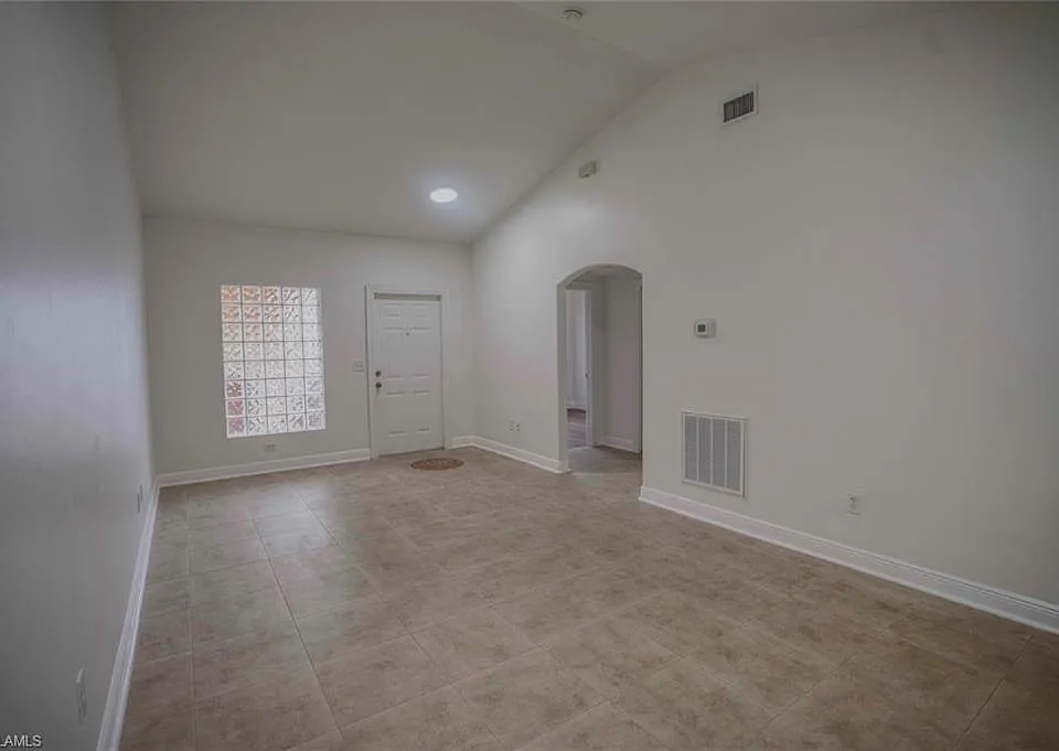 4160 Castilla Cir #204