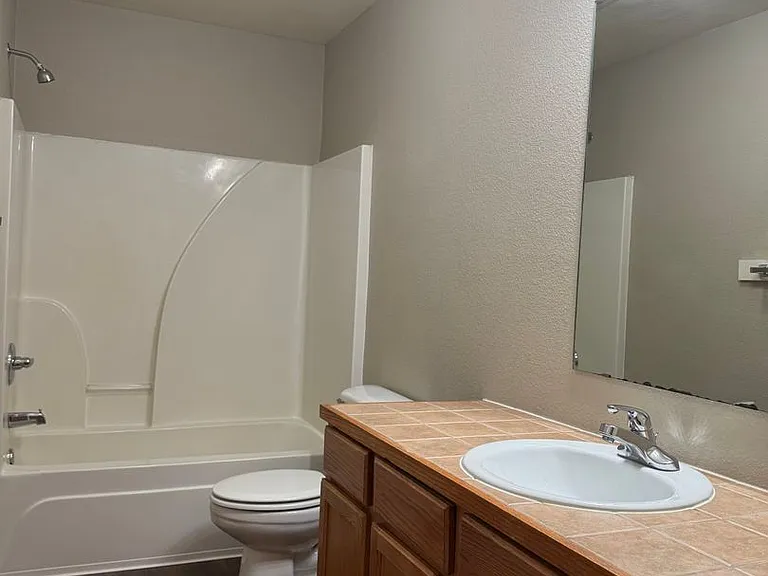 200 Sandstone Dr — Photo 10