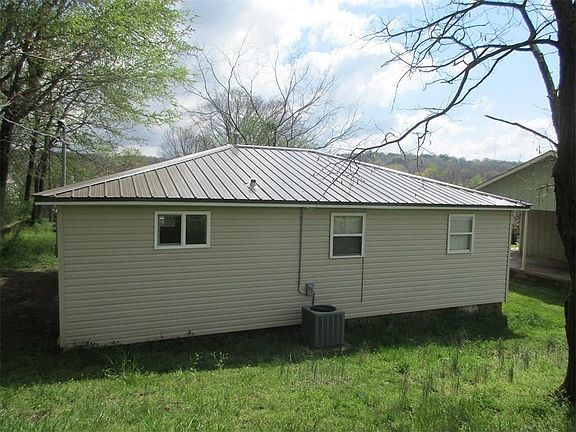 3rd image of 505 Missouri Pl