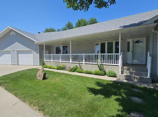 512 W Melgaard Rd, Aberdeen, SD 57401