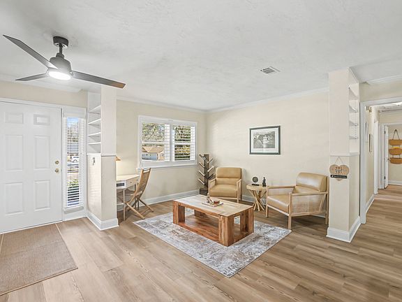 2nd image of 3231 N Shannon Lakes Dr