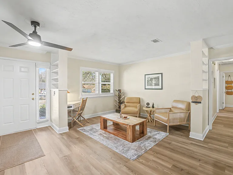 3231 N Shannon Lakes Dr — Photo 2