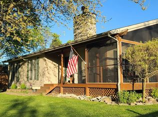 306 Lower Cliff Dr, Kelleys Island, OH 43438