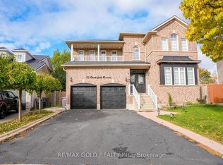 32 Courtsfield Cres, Brampton, ON L7A 2E2