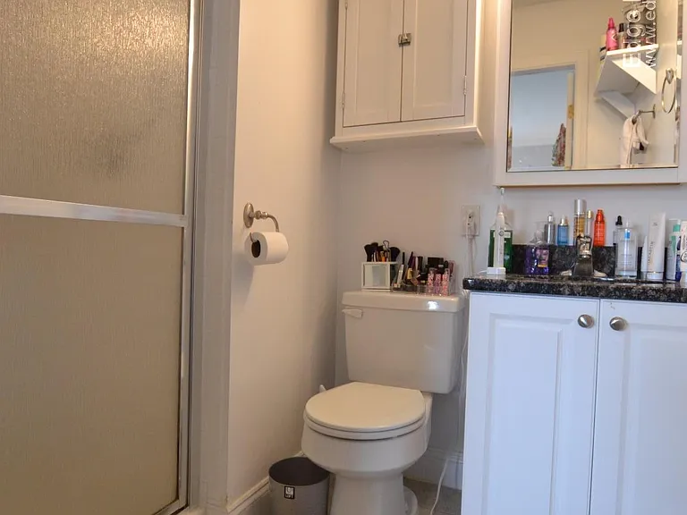 140 Newton St #4 — Photo 6
