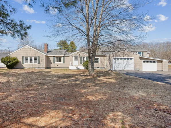 930 New County Road, Dayton, ME 04005