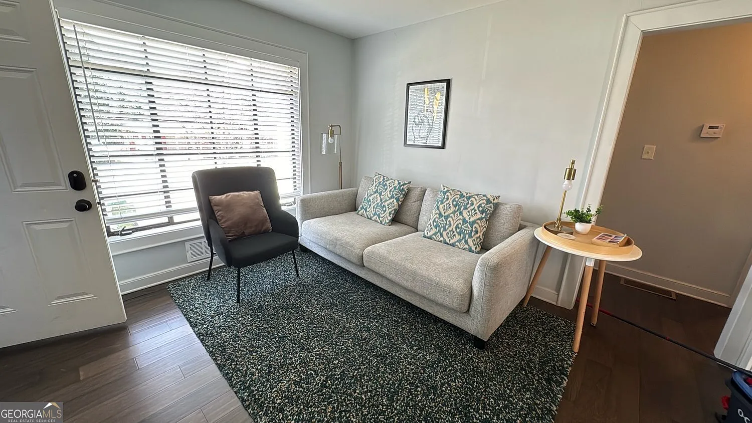2 bed, 1.0 bath, $3,213 — Photo 2