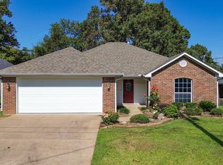 1205 Alice Dr, Longview, TX 75605