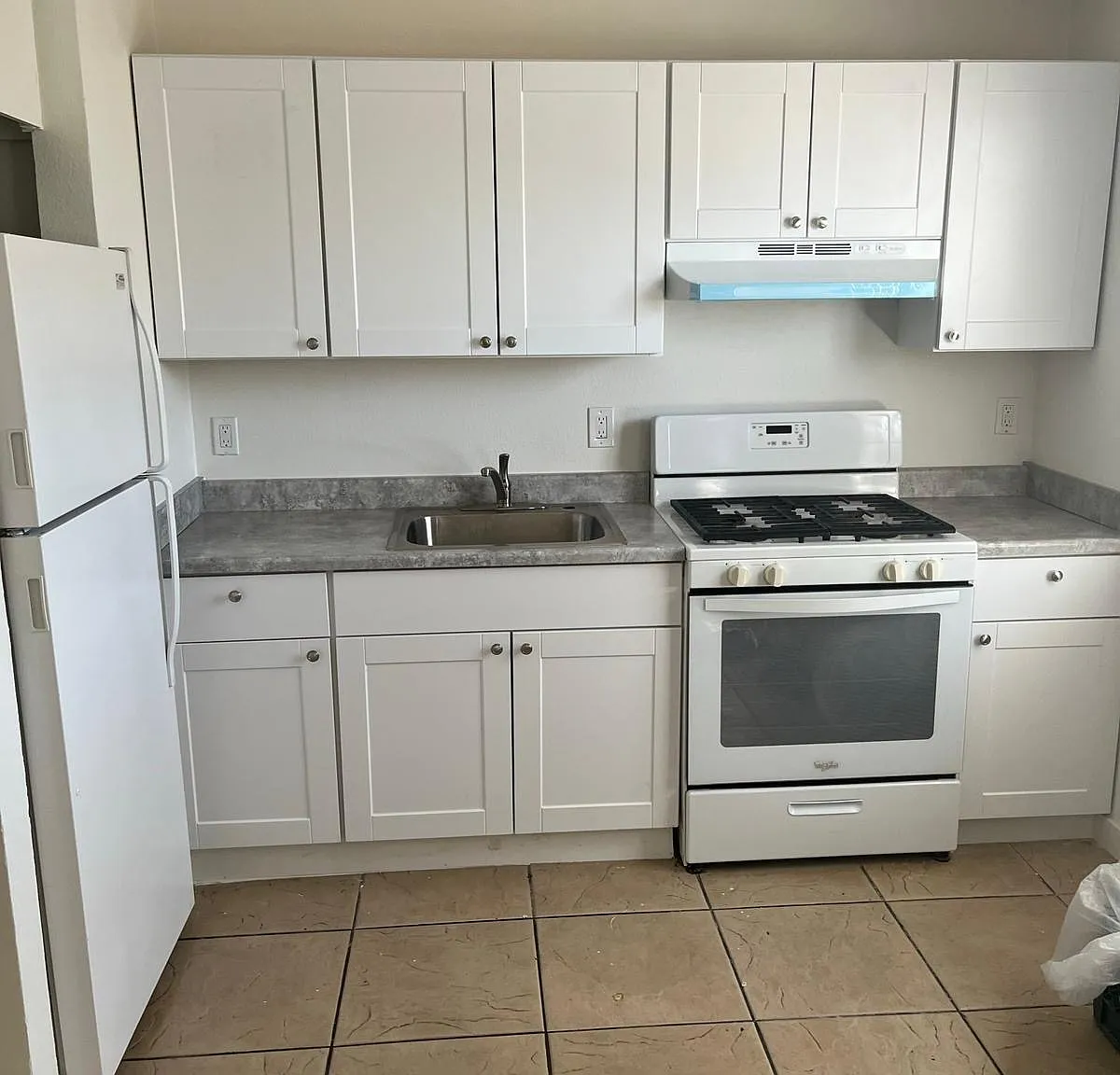 2 bed, 640 sqft, $1,300 — Photo 1