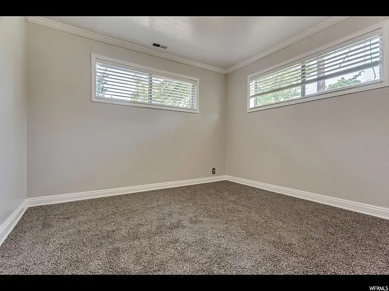 923 E 500 S — Photo 12