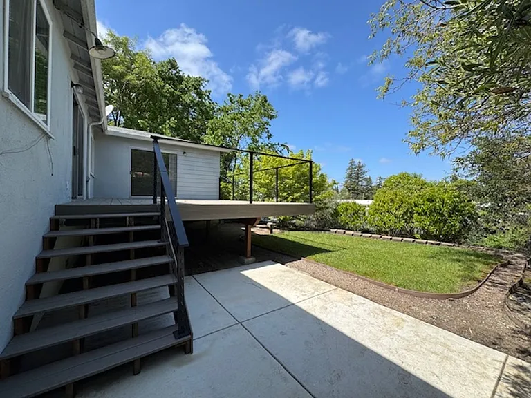 1608 Poplar Dr — Photo 23