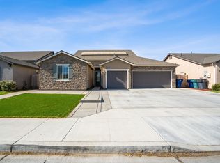 2090 Chancellor Ave, Tulare, CA 93274