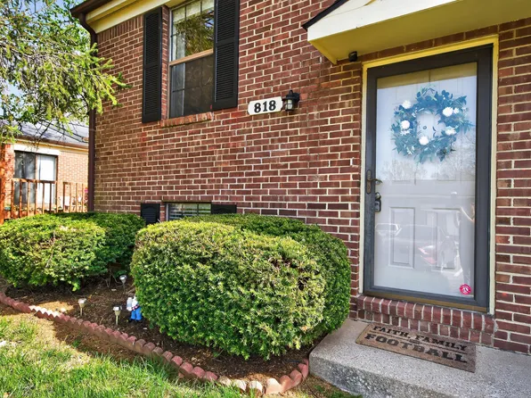 818 Spring Meadows Dr, Lexington, KY 40504