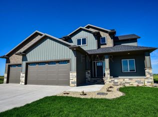 7067 Golden Valley Pkwy S, Fargo, ND 58104