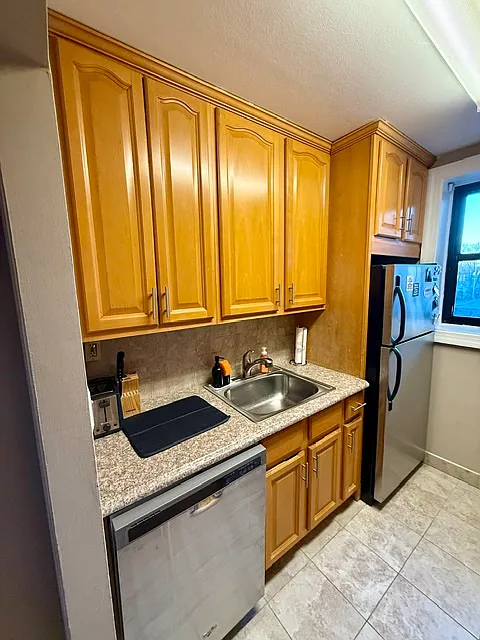 101 Jackson Ave — Photo 3