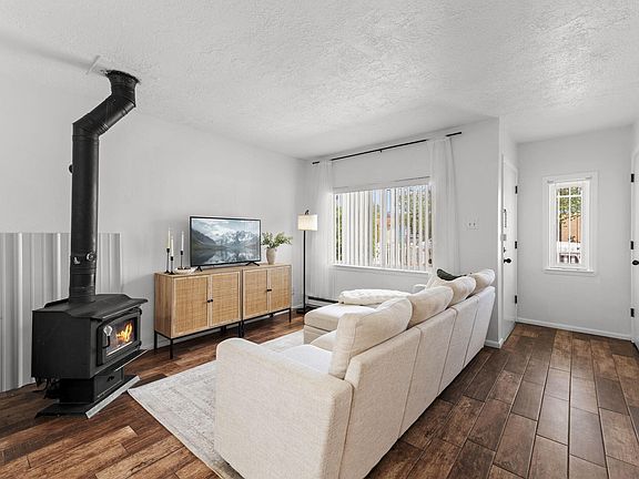 2nd image of 3405 Abbey Ct NW