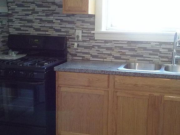 5th image of 9522 S Forest Ave