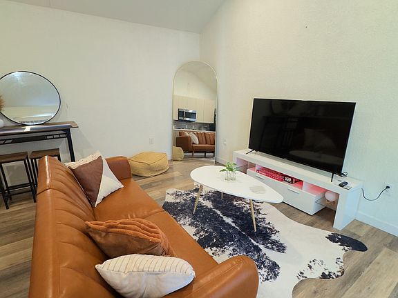 2nd image of 4138 Swift Ave #1/2