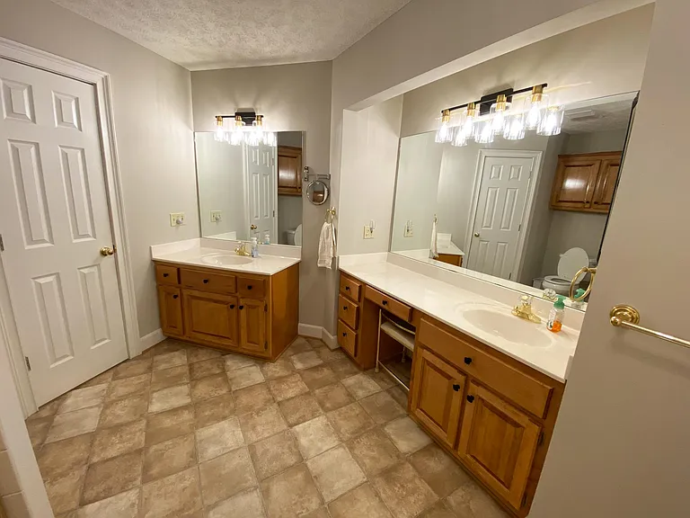662 Waters Edge Cv — Photo 21