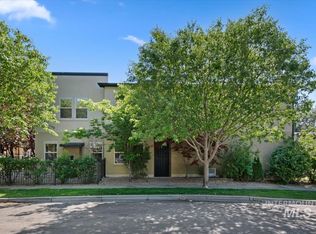 395 E Thurman Mill Ln, Garden City, ID 83714