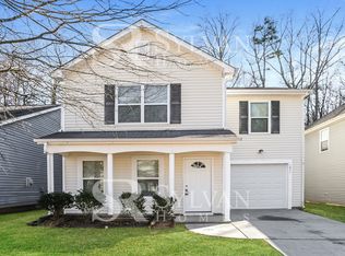 1211 Pinehaven Ct, Charlotte, NC 28215