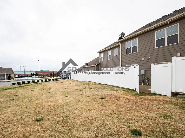 4018 Commons Dr — Photo 27