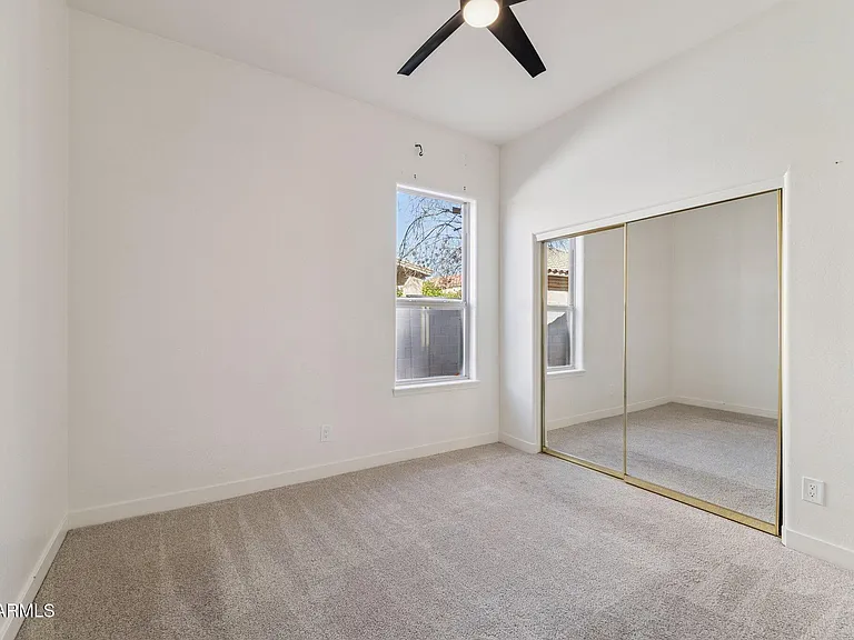 2732 E Hillery Dr — Photo 16