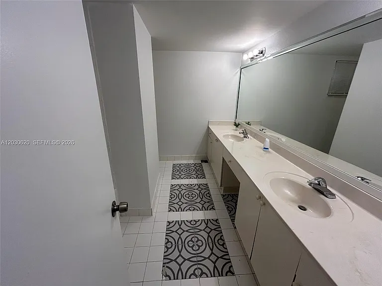 4205 N University Dr #112 — Photo 17