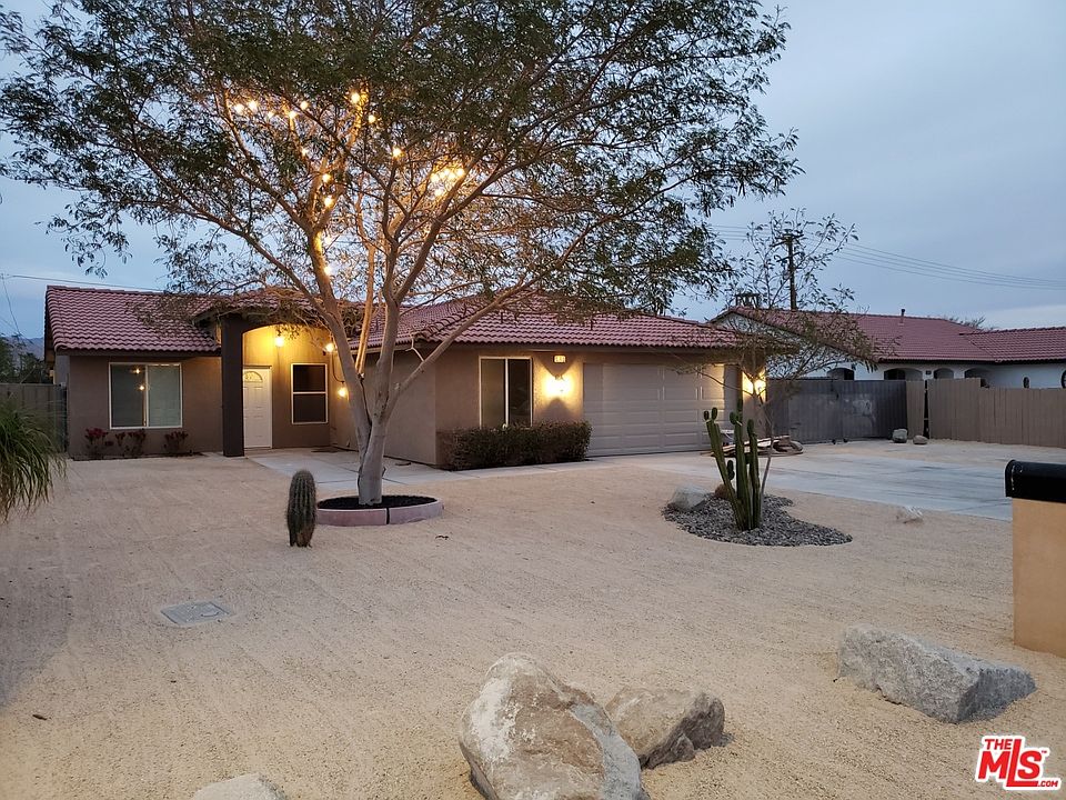 1st image of 13740 Cuyamaca Dr